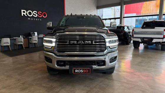 RAM 3500 6.7 I6 TURBO DIESEL LARAMIE CD 4X4 AUTOMÁTICO